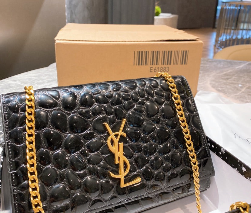 New woman YSL black/gold shoulder handbag